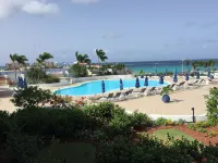 Tropical Gem! Watch Jets Fly into Airport+Ocean Beach+Garden Views+Many Perks!!! - Pools