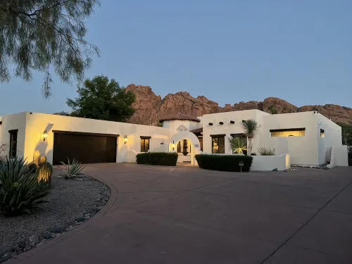 Superbly Rated-100+ Reviews. Heated Pool/Hot Tub. Pickleball Nearby. Home Office