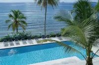 Mermaid Hideaway Regatta Point Studio Condo - Pools