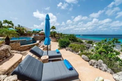 Sophisticated Oceanfront Villa, Beach Access Hotels in 