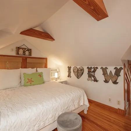Island Time Hideaway at Old Town Key West Historic Seaport - 3 Blocks to Duval
