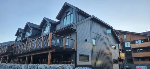 Tamarack Steamside Deluxe Chalet - Private Hot Tub
