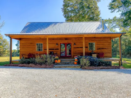 Quaint Little Cabin with a view. - 4-Star