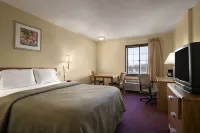 The Sage Hotel - parkir