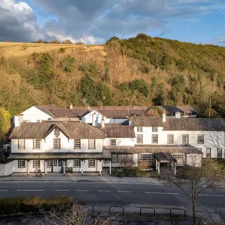 Sunday Box Hill Burford Bridge Hotel Отели в г. Доркинг
