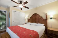 Remodeled Condo with / AC. Short Walk to Beach, Starbucks, and Shops. - balcony