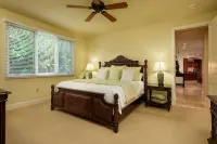 I.P.M PRESENTS: Penthouse K108 - GREAT RATES! FLEXIBLE CANCELATION POLICY - Private Pools