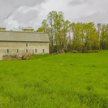 Great Ski or Summer Rental - 5 miles to Okemo/Ludlow, 25 Gorgeous Acres