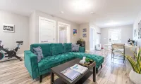YHZ Cheerful Private Unit 10 min to Airport - アパートメント