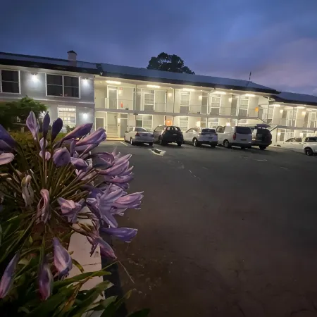Colonial Lodge Motor Inn