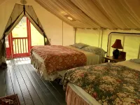 GLAMP SUZANNE: CANVAS CABIN ON PRETTY ADIRONDACK FARM OFFERS PRIVACY AND VIEWS