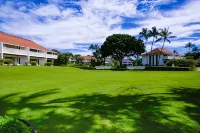 Serenity awaits - located just steps from beautiful Poipu beach with A/C! - piscina