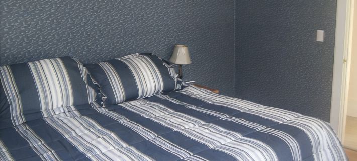 Short stroll to public and private beaches, cottage in Dennisport Hotels in Dennis