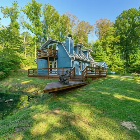 Private 7AC Retreat, Hot Tub, Stocked Pond, Firepit, Trails, Disc Golf, Sleeps 6