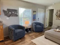 NW Retreat, Convenient 3 Block Walk to Main Street