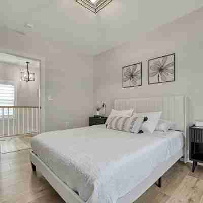 3-bedroom bungalow with WiFi vibrant Milwaukee Rooms