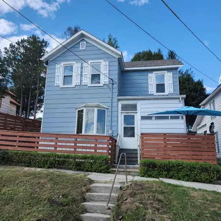 Mountain View House, 2-Minute Walk to Downtown