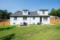 Luxury 5-bedroom House in Charming Cincinnati with Gym, AC, Grill and Smart TVs. - 방갈로