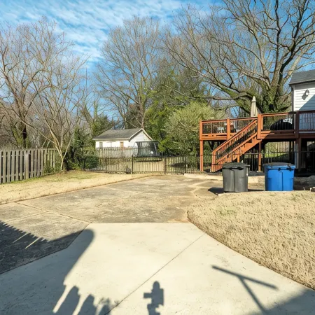 Spacious 4-bedroom house with WiFi, AC in welcoming Winston-Salem, Ardmore