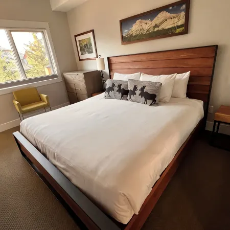 Relaxing Mountain Retreat, Corner Views, Sleeps 8