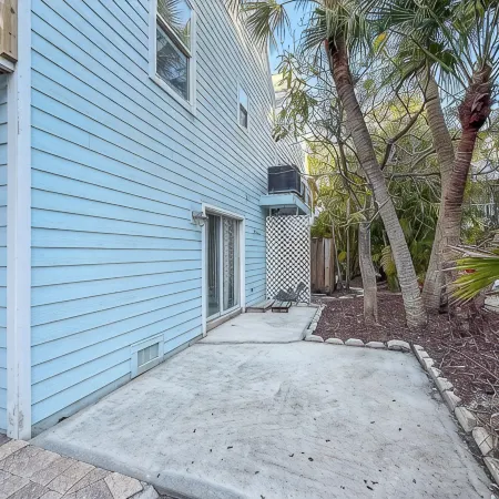 Beach House Anna Maria Island, FL - 1 block to beach!