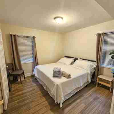 Modern Minimalist Haven 1BD 1BA Apt in SE DC WiFi Rooms