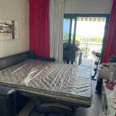 Beheizter Pool mit 2 R Apt Sea+ Parkview Rooms