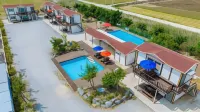 Wando Sol Beach Pension - Pools