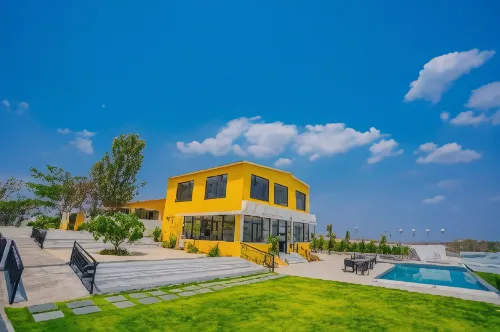 Arc Resort Shirwal