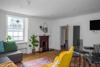 Stylish 1BR URBAN stay, CITY Centre โรงแรมในBroughton