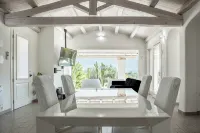 Escape to Paradise:Villa with Pool, Garden and Sea View Surrounded by Nature - 무료 와이파이