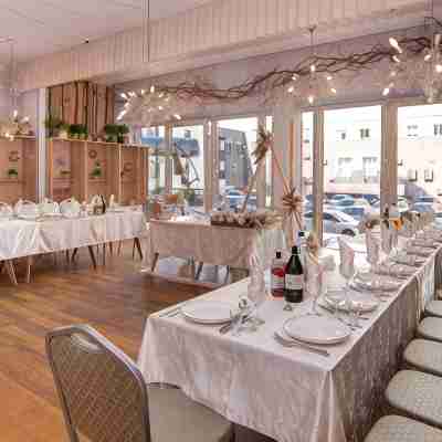 Avrora Hotel Dining/Meeting Rooms
