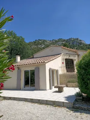 Charming house at the foot of the Luberon (rated 4 stars) - プール