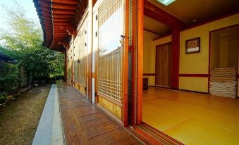 Jeonju Gwigeoraesa Hanok Stay