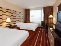 AZIMUT City Hotel Olympic Moscow (АЗИМУТ Сити Отель Олимпик) Отели рядом с достопримечательностью ««Халяль»»