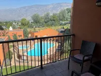 Large Lakefront 3 Bed Condo With Gorgeous Osoyoos Lake and Mountain Views - マウンテンビュー