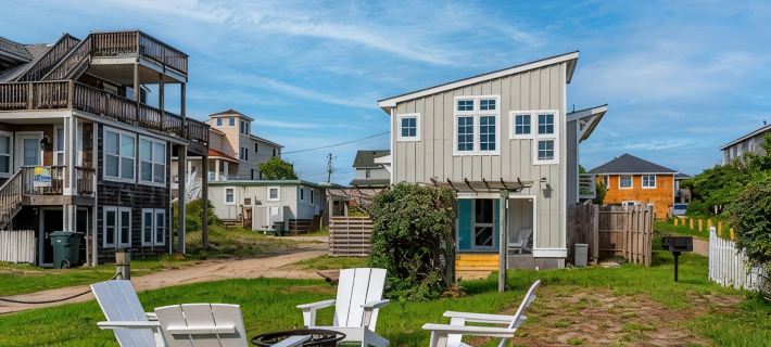 Oceanside Cottage Steps from the Beach!  The Gray Sandcastle! Hotels in Nags Head