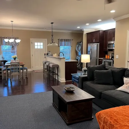 Event Day Condo 5 blocks to Auburn stadium/arena