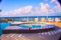Villa by The Sea - Huvilat