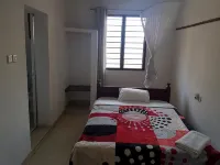 Golden Guest House- Miritini - Pensions