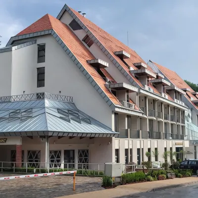 HOTEL CRYSTAL Отели рядом с достопримечательностью «Bear Lake»