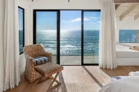 Oceanfront 3Bd Penthouse. Pool Spa Pickleball and a Short Walk to All! - Wi-Fi