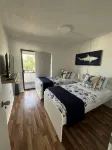 Shark Tooth Getaway - Homestays