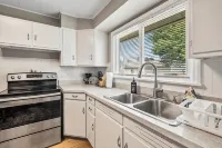 NEW-Parrot Head Haven-3BR-1BA-Themed-Bar-Patio - 3 estrellas