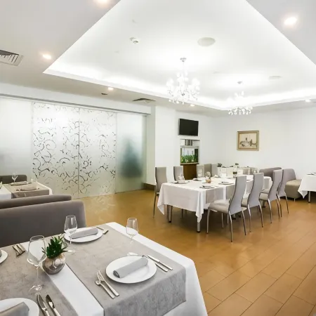 Novinka Hotel (Новинка)