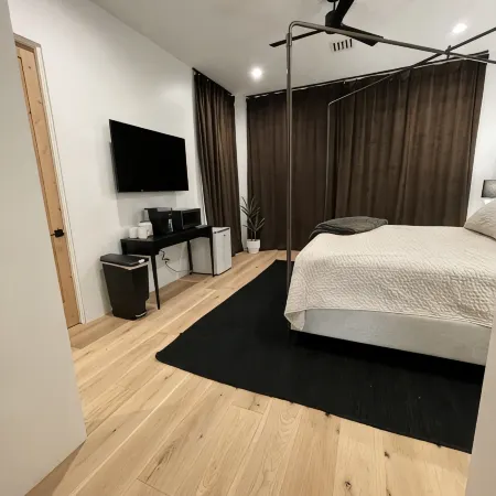 Luxurious King Suite in Gilbert. Kids are Welcome!