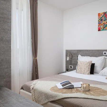 Sunny Resort apartment with seaview 1314 Отели в г. Петрчане