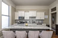 Van Frank Cottage 3bd/2ba Downtown Little Rock - Bungalows