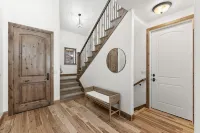 Hot Tub, Free DV Shuttle, 180° View of Deer Valley, 1GB Wifi, Pets Welcome - 4-Star