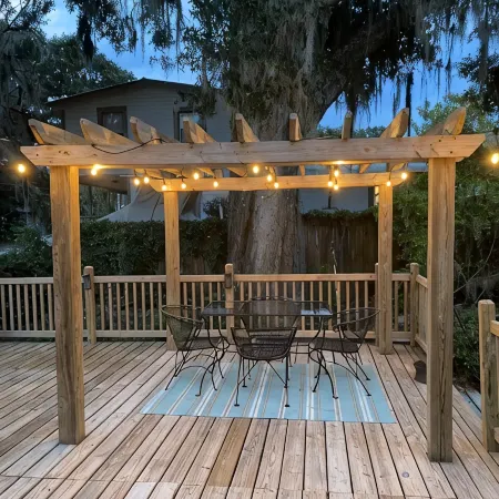 The Rose on Lakeside Mount Dora-Umatilla4 Bedrooms 2 1/2 bathrooms Sleeps 10